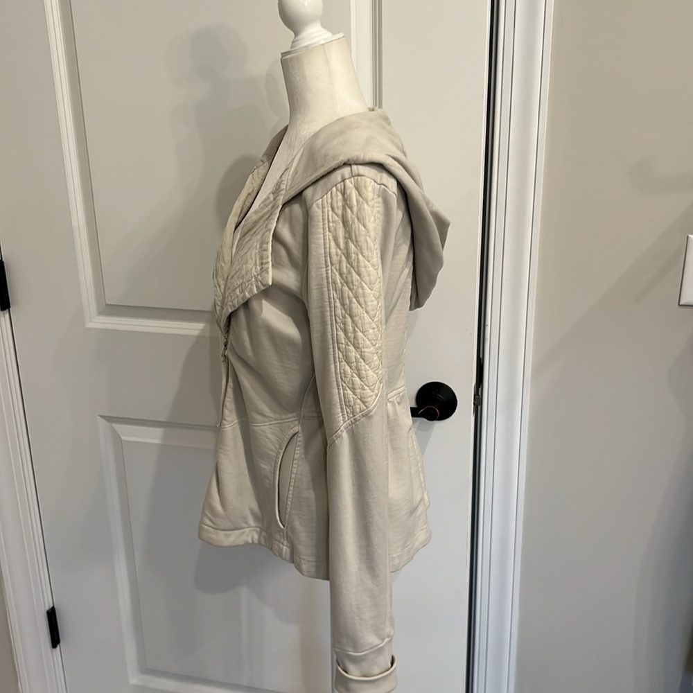 PRAIRIE UNDERGROUND
Cloak Zip Up Hoodie Top Jacket in Cream Size Medium - Picture 3 of 12